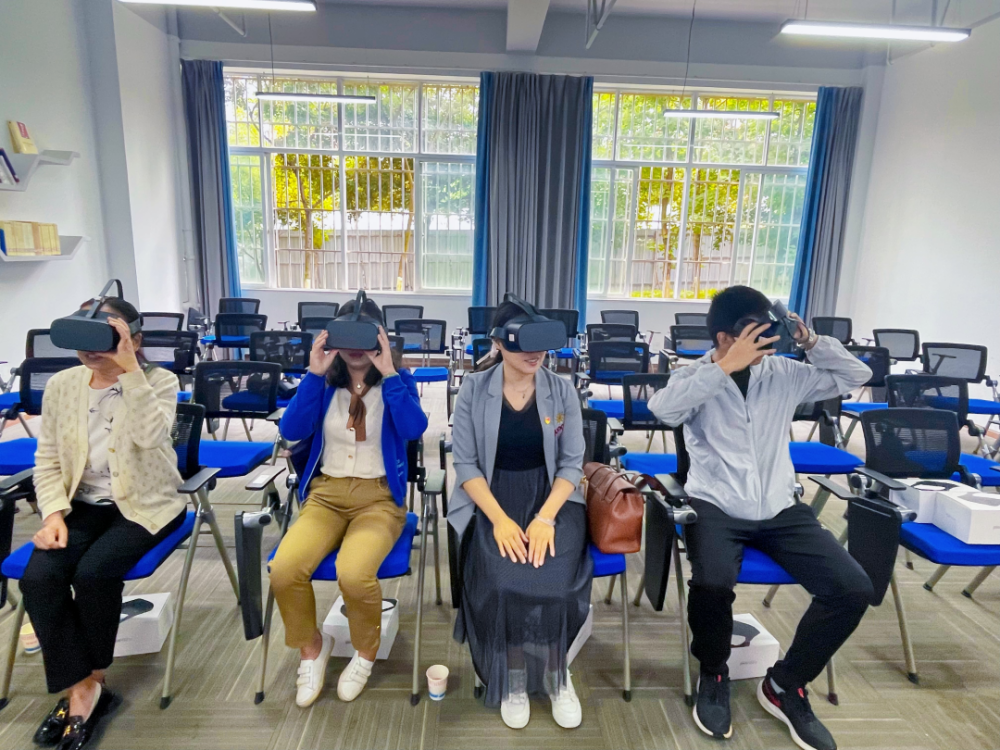 校际交流 | 云南交通职业学院马克思主义学院到访我校参观体验“VR+建党”实践课程 第 3 张
