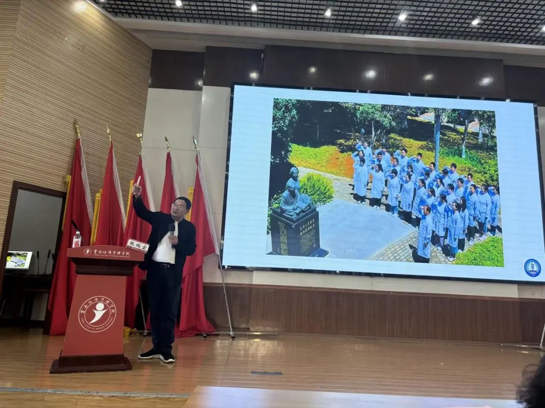 思政育人,医学院开展“异课同构,内生德育-医学课程融入思政元素路径探索”专题讲座 第 4 张 思政育人,医学院开展“异课同构,内生德育-医学课程融入思政元素路径探索”专题讲座 第 4 张