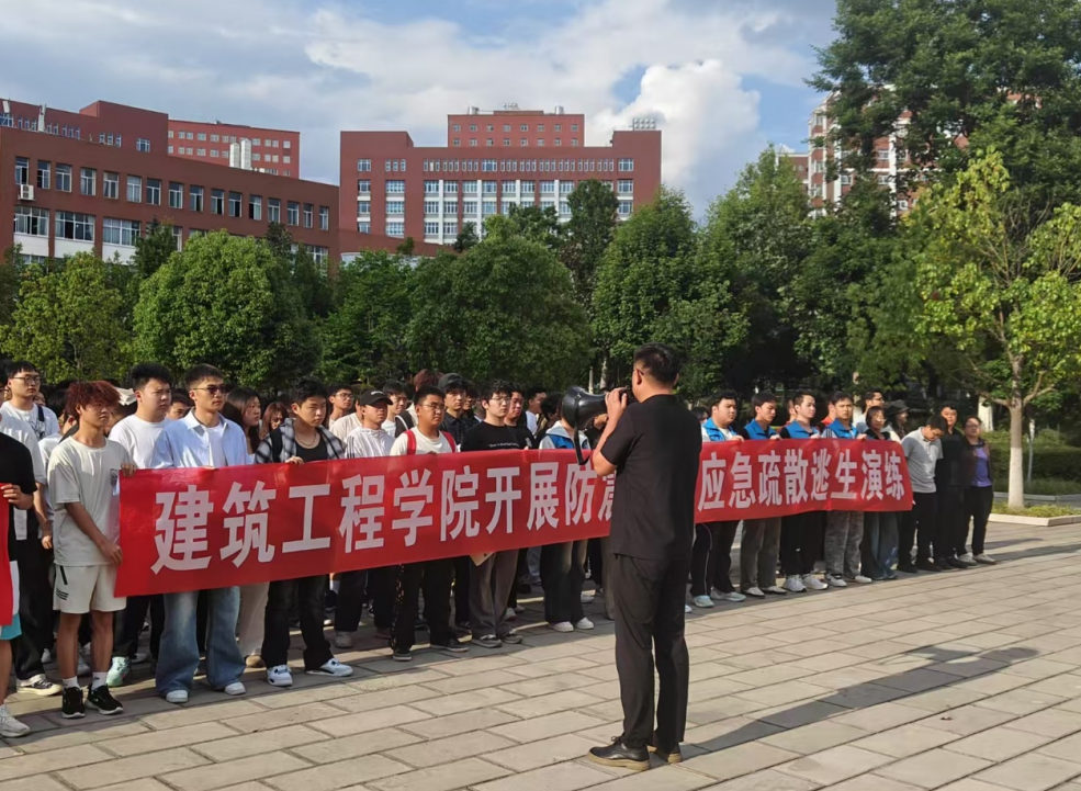 屏幕截图 2025-05-15 225945.png 屏幕截图 2025-05-15 225945.png